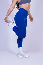 Evolve Crossed Legging