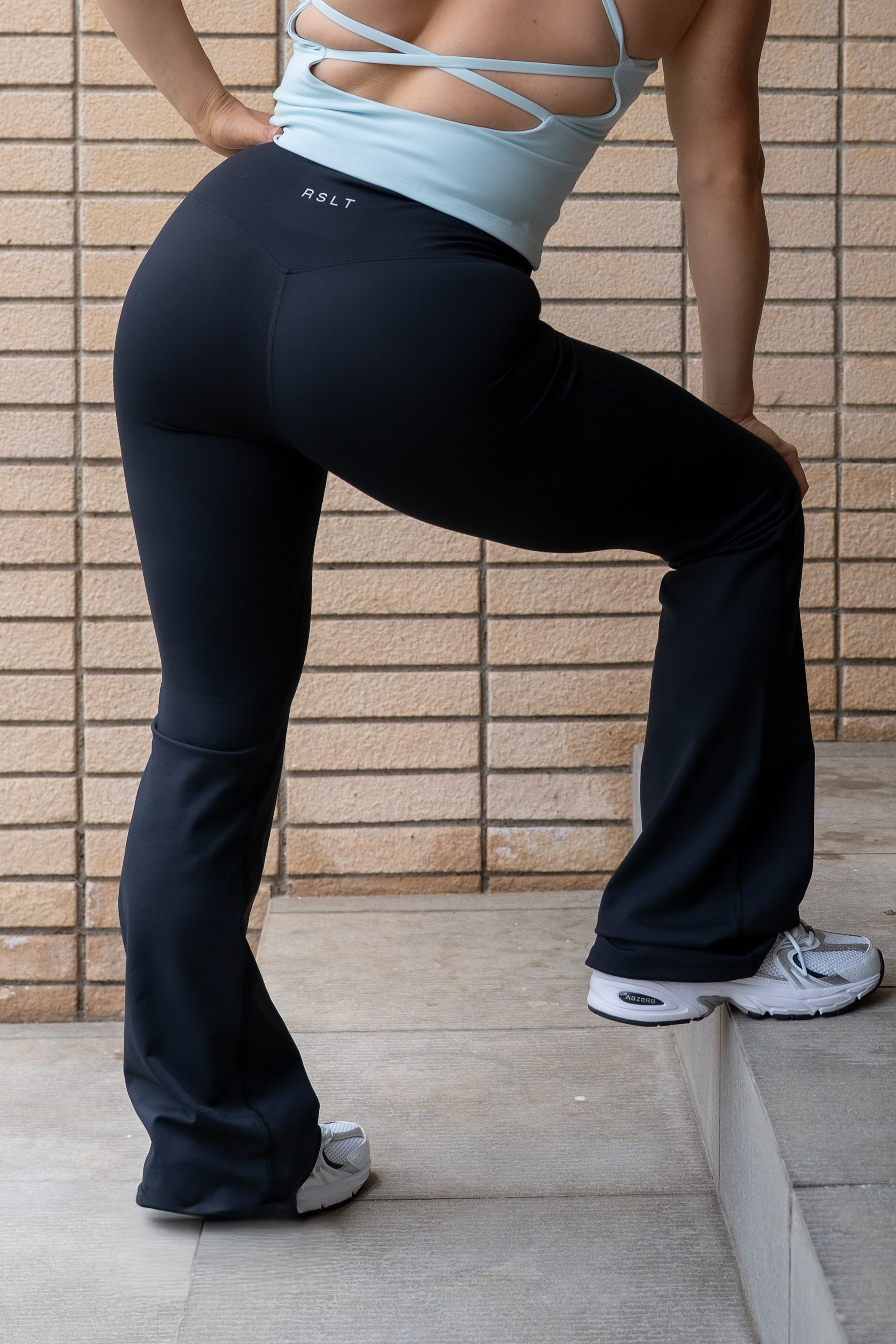 Flare Crossed Legging