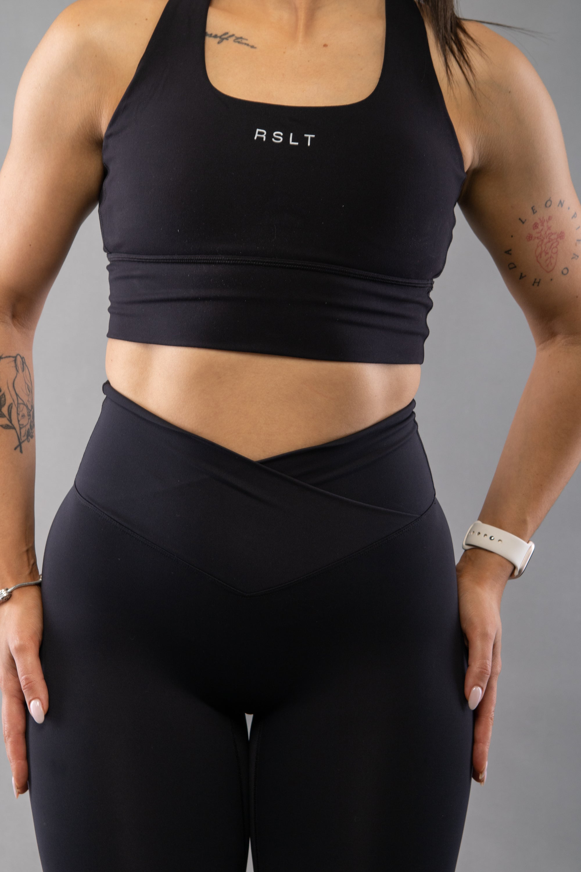 Evolve Crossed Legging